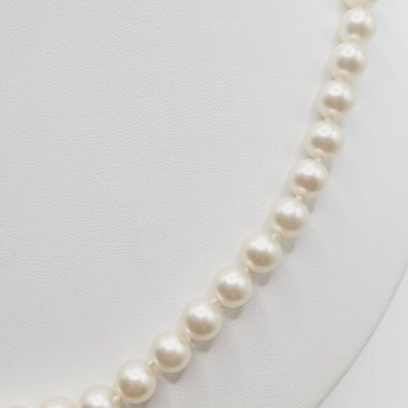 Vintage Glass Faux Pearl Necklace Knotted Fish Hook Clasp Soft White 20" Elegant - Picture 4 of 7